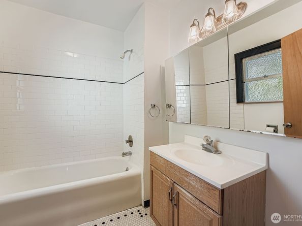 2834 30th Avenue S, Seattle WA 98144