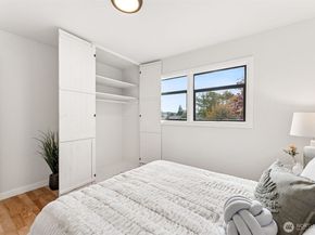 2013 E 16th Street, Bremerton WA 98310