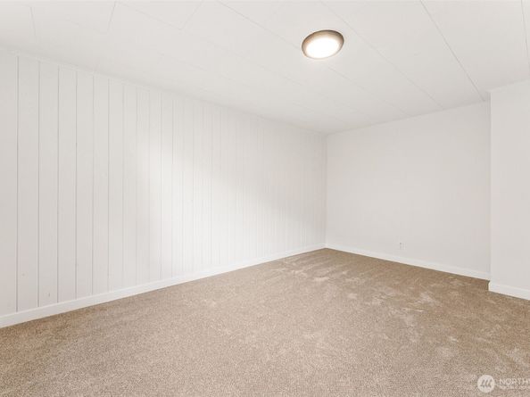 2013 E 16th Street, Bremerton WA 98310