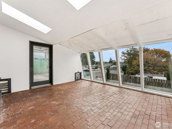 2013 E 16th Street, Bremerton WA 98310