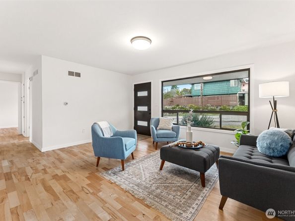 2013 E 16th Street, Bremerton WA 98310