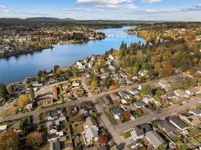 2013 E 16th Street, Bremerton WA 98310