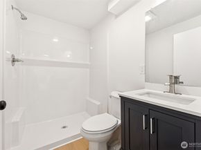 2013 E 16th Street, Bremerton WA 98310