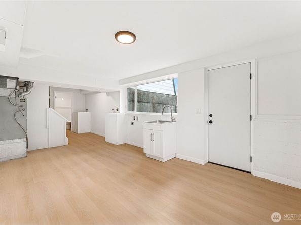 2013 E 16th Street, Bremerton WA 98310