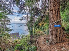 9804 SW Bunker Trail, Vashon WA 98070