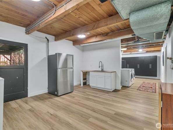 142 SW 142nd Street, Burien WA 98166