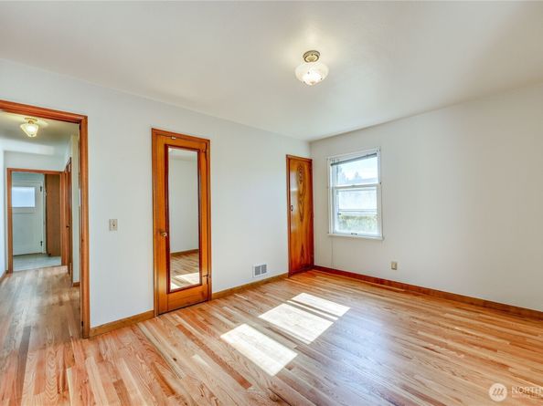 2105 E Highlands Street, Bremerton WA 98310
