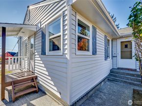 2105 E Highlands Street, Bremerton WA 98310
