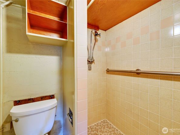 2105 E Highlands Street, Bremerton WA 98310