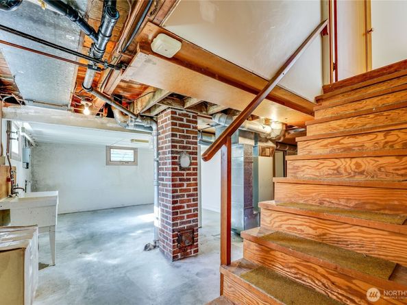 2105 E Highlands Street, Bremerton WA 98310