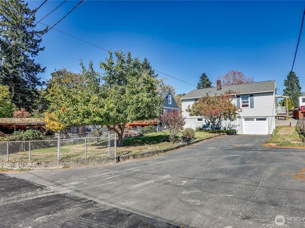 2105 E Highlands Street, Bremerton WA 98310