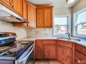 2105 E Highlands Street, Bremerton WA 98310