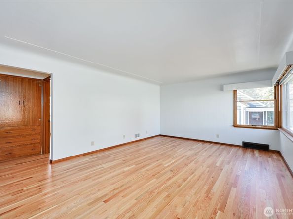 2105 E Highlands Street, Bremerton WA 98310