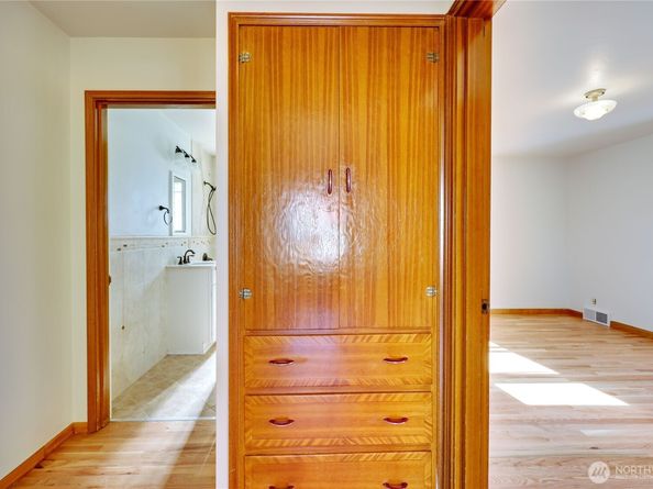 2105 E Highlands Street, Bremerton WA 98310