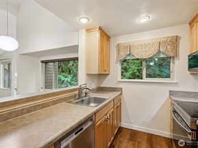8033 145th Avenue NE D15, Redmond WA 98052