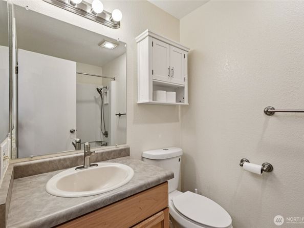 8033 145th Avenue NE D15, Redmond WA 98052