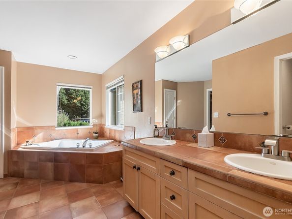 23319 NE 142nd Place, Woodinville WA 98077