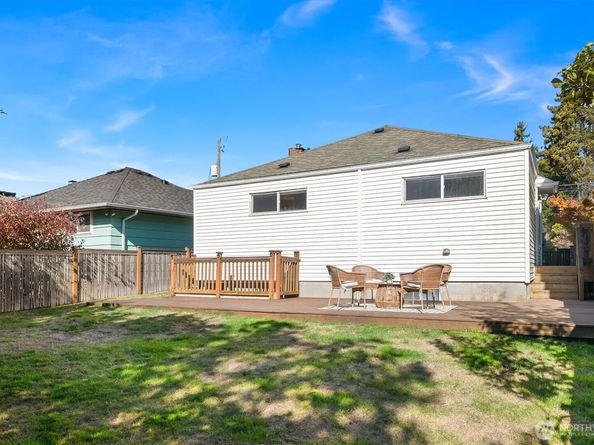 727 N 81st Street, Seattle WA 98103