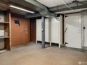 727 N 81st Street, Seattle WA 98103