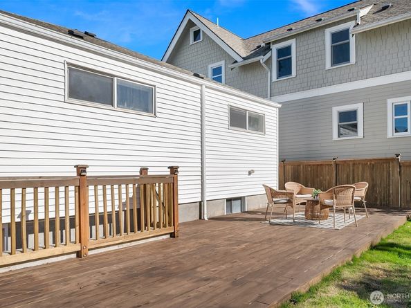 727 N 81st Street, Seattle WA 98103