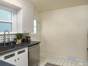 727 N 81st Street, Seattle WA 98103