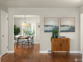 727 N 81st Street, Seattle WA 98103