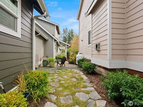 1322 Polly's Lane, Bainbridge Island WA 98110