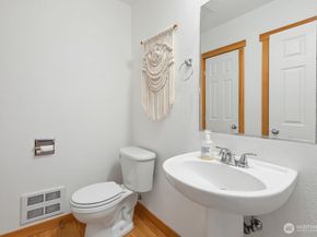1322 Polly's Lane, Bainbridge Island WA 98110
