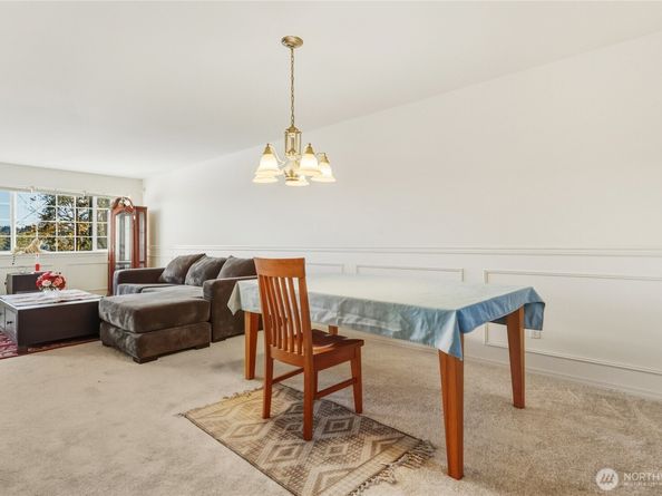 7818 228th Street SW 106, Edmonds WA 98026