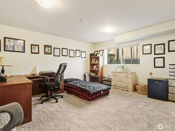 7818 228th Street SW 106, Edmonds WA 98026