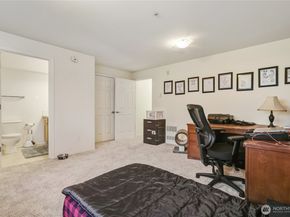 7818 228th Street SW 106, Edmonds WA 98026