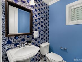 22319 NE 6th Court, Sammamish WA 98074