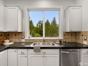 22319 NE 6th Court, Sammamish WA 98074