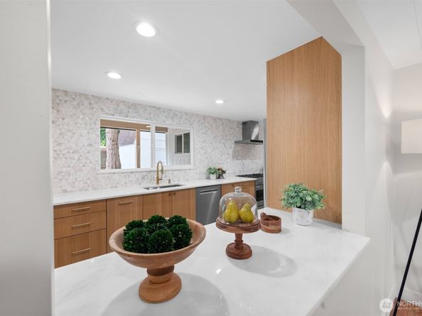 13623 NE 75th Street, Redmond WA 98052