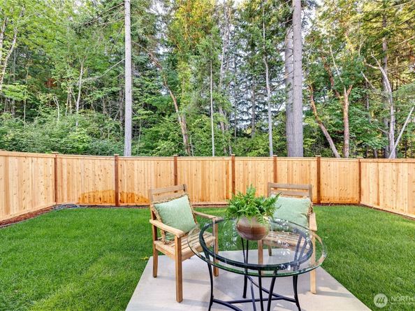 266 NE Shadowhawk Lane, Bremerton WA 98311