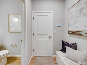 266 NE Shadowhawk Lane, Bremerton WA 98311