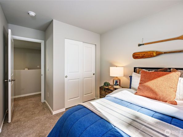 266 NE Shadowhawk Lane, Bremerton WA 98311