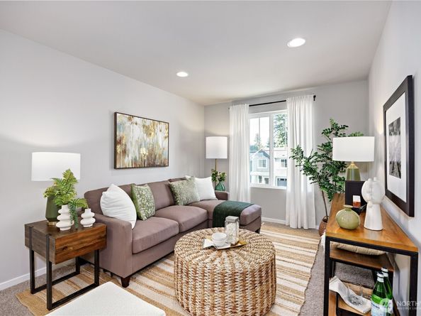 266 NE Shadowhawk Lane, Bremerton WA 98311