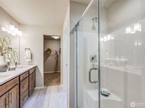 266 NE Shadowhawk Lane, Bremerton WA 98311