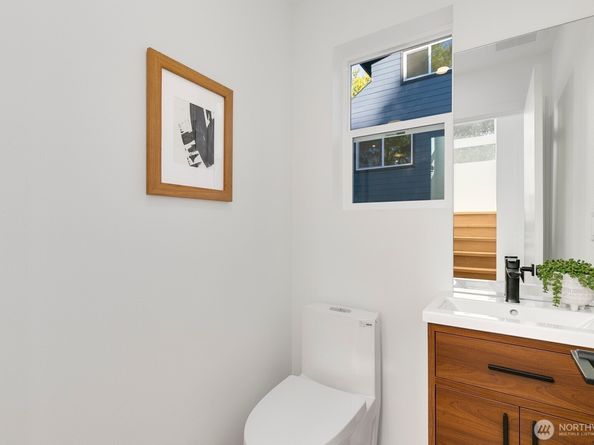 4531 26th Avenue SW, Seattle WA 98106