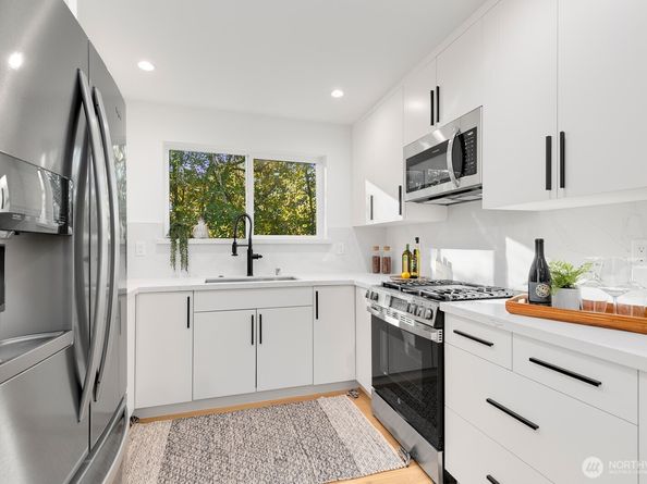 4531 26th Avenue SW, Seattle WA 98106