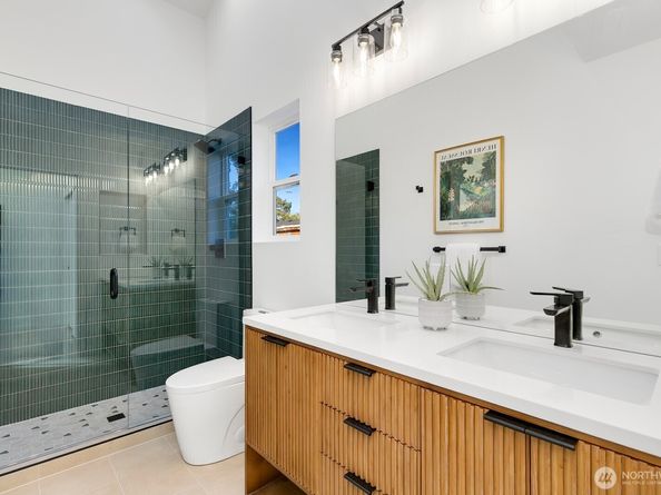 4531 26th Avenue SW, Seattle WA 98106