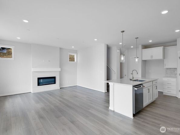 13211 NE 127th Way A, Kirkland WA 98034
