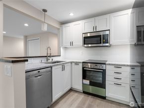 8248 126th Avenue NE C101, Kirkland WA 98033