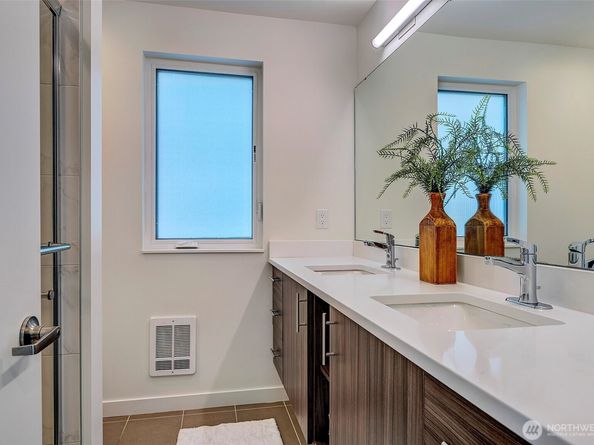 1536 17th Avenue S A, Seattle WA 98144