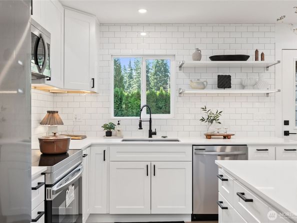 817 SW 356th Street, Federal Way WA 98023