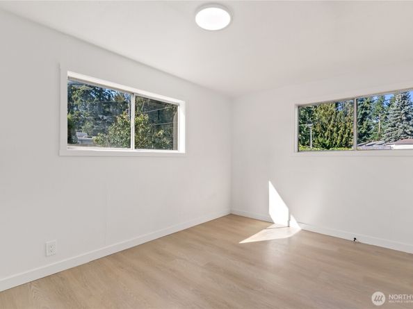 817 SW 356th Street, Federal Way WA 98023