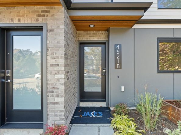 4521 B Bagley Avenue N, Seattle WA 98103