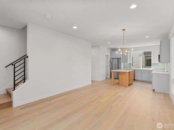 4521 B Bagley Avenue N, Seattle WA 98103