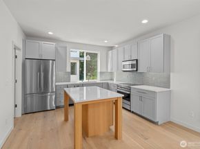 4521 B Bagley Avenue N, Seattle WA 98103